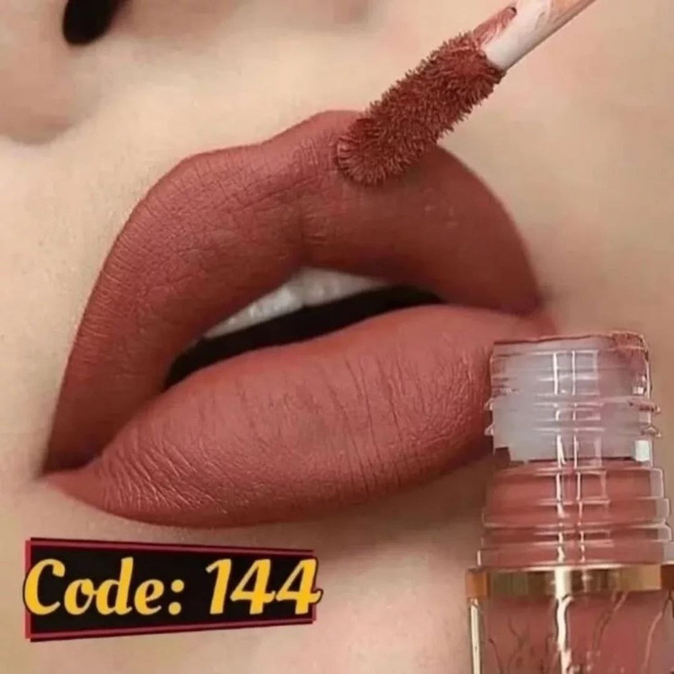 رژ لب مایع لاکچری کوین با ماندگاری طولانی.